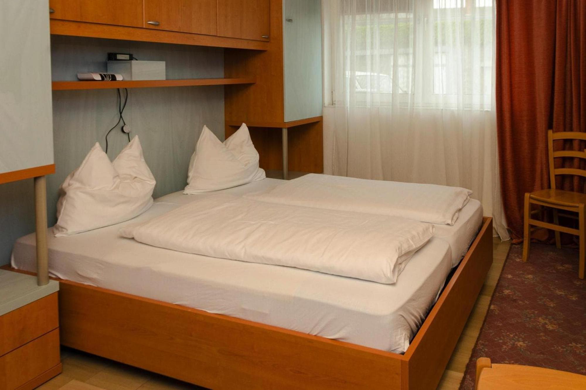 Apartment In Podersdorf Am See With A Bicycle Storage Esterno foto