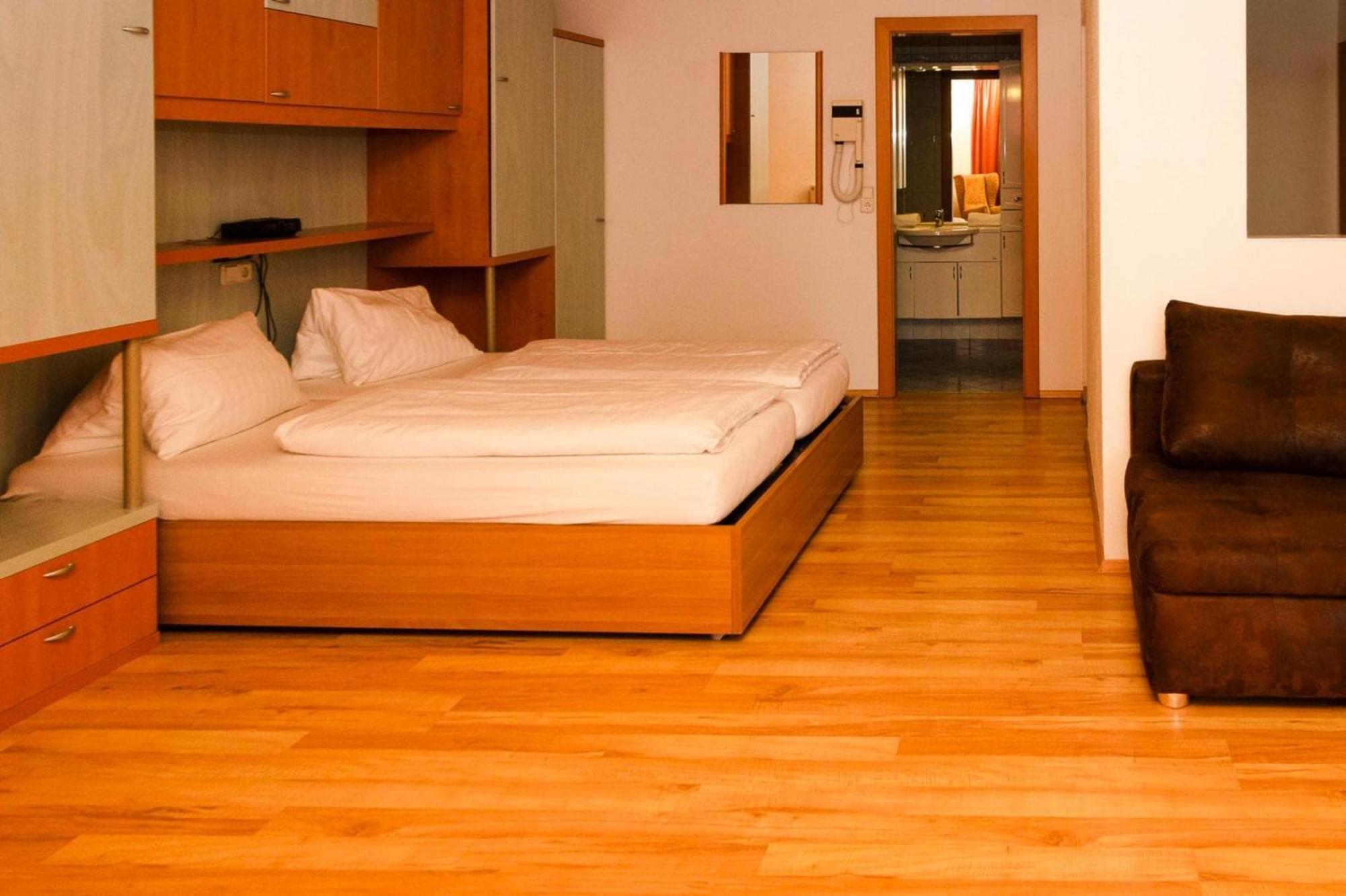 Apartment In Podersdorf Am See With A Bicycle Storage Esterno foto