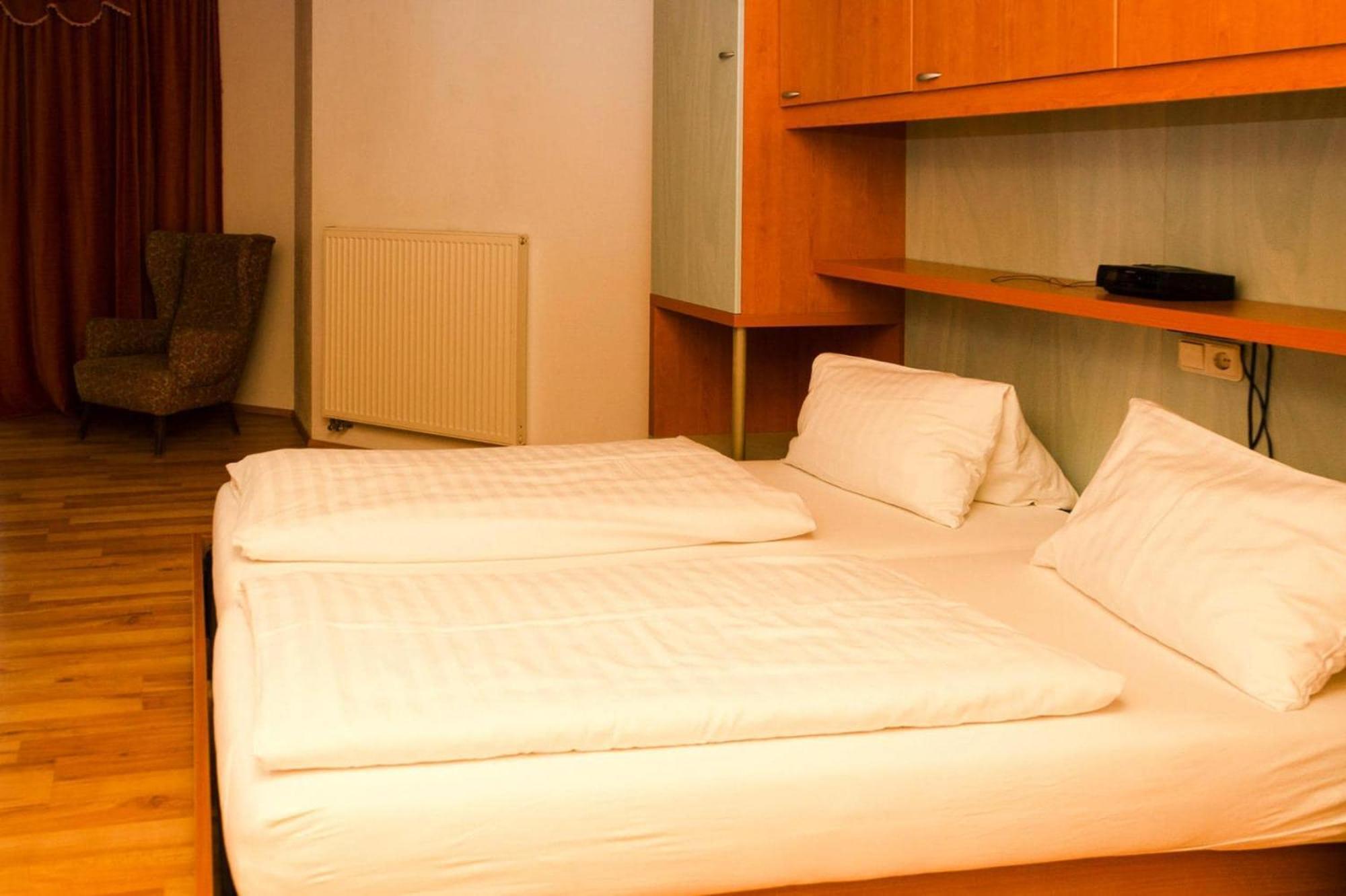 Apartment In Podersdorf Am See With A Bicycle Storage Esterno foto