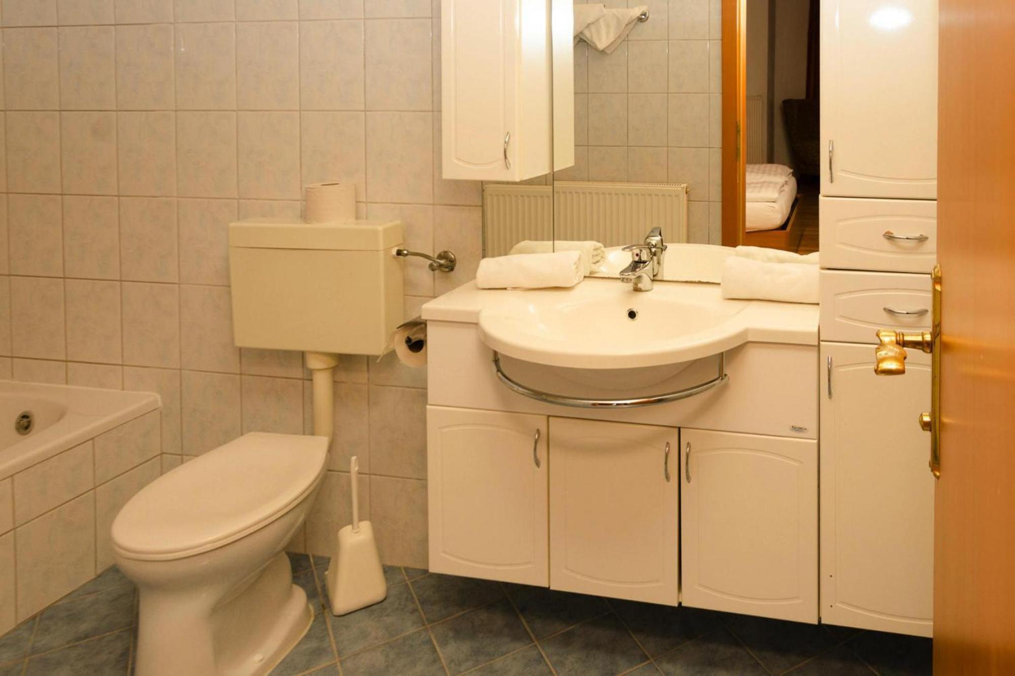 Apartment In Podersdorf Am See With A Bicycle Storage Esterno foto