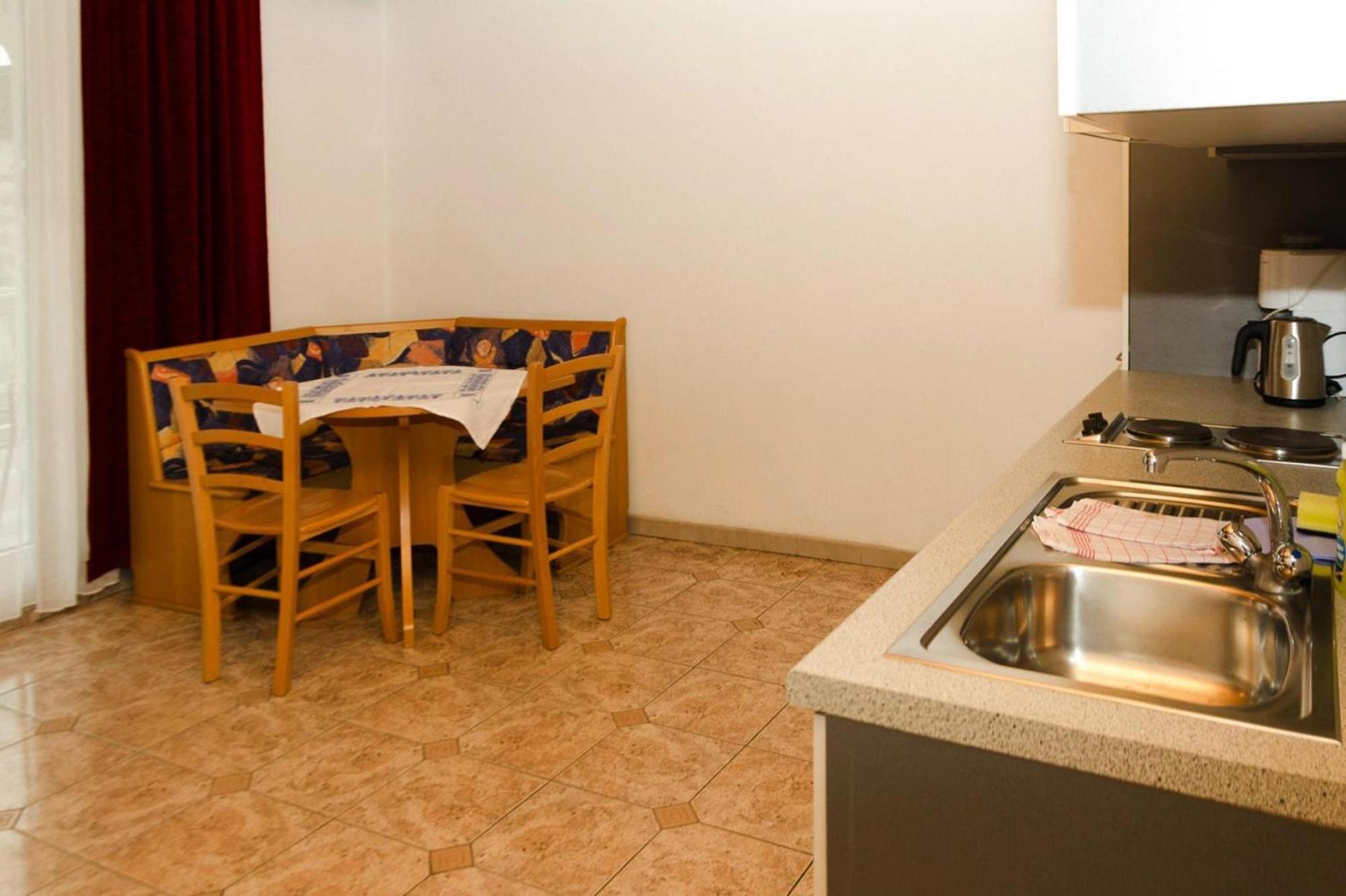 Apartment In Podersdorf Am See With A Bicycle Storage Esterno foto