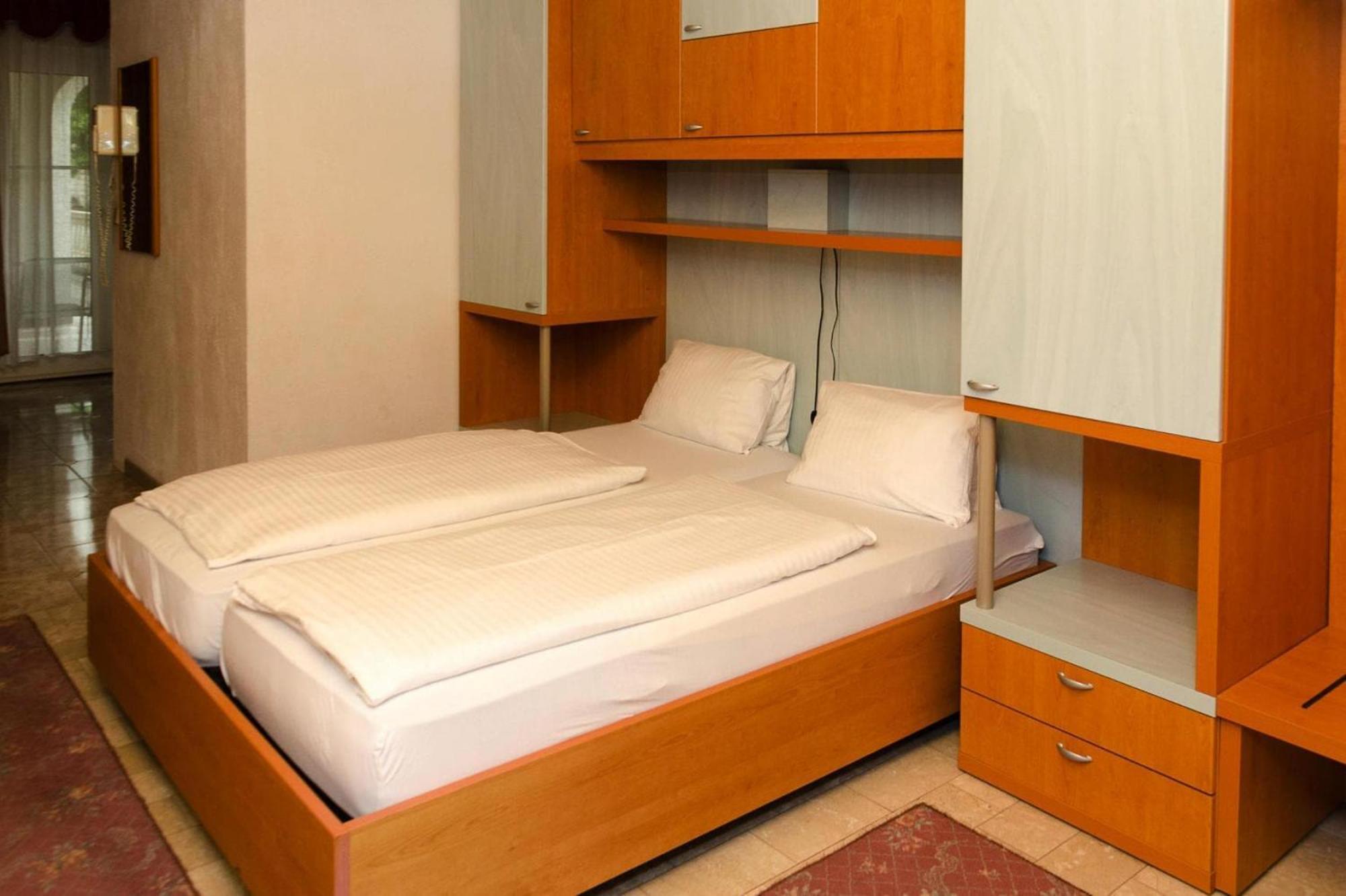 Apartment In Podersdorf Am See With A Bicycle Storage Esterno foto