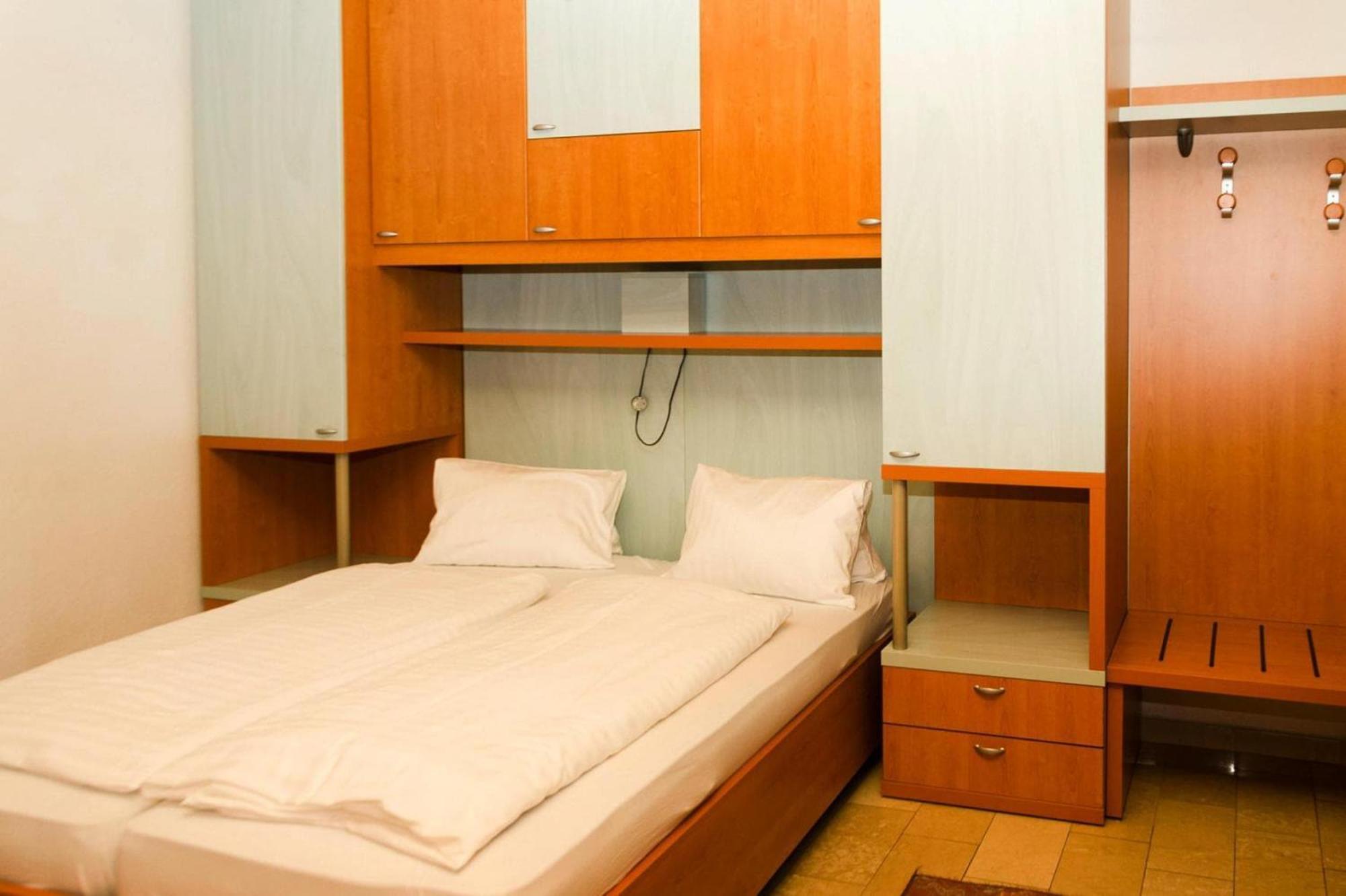 Apartment In Podersdorf Am See With A Bicycle Storage Esterno foto