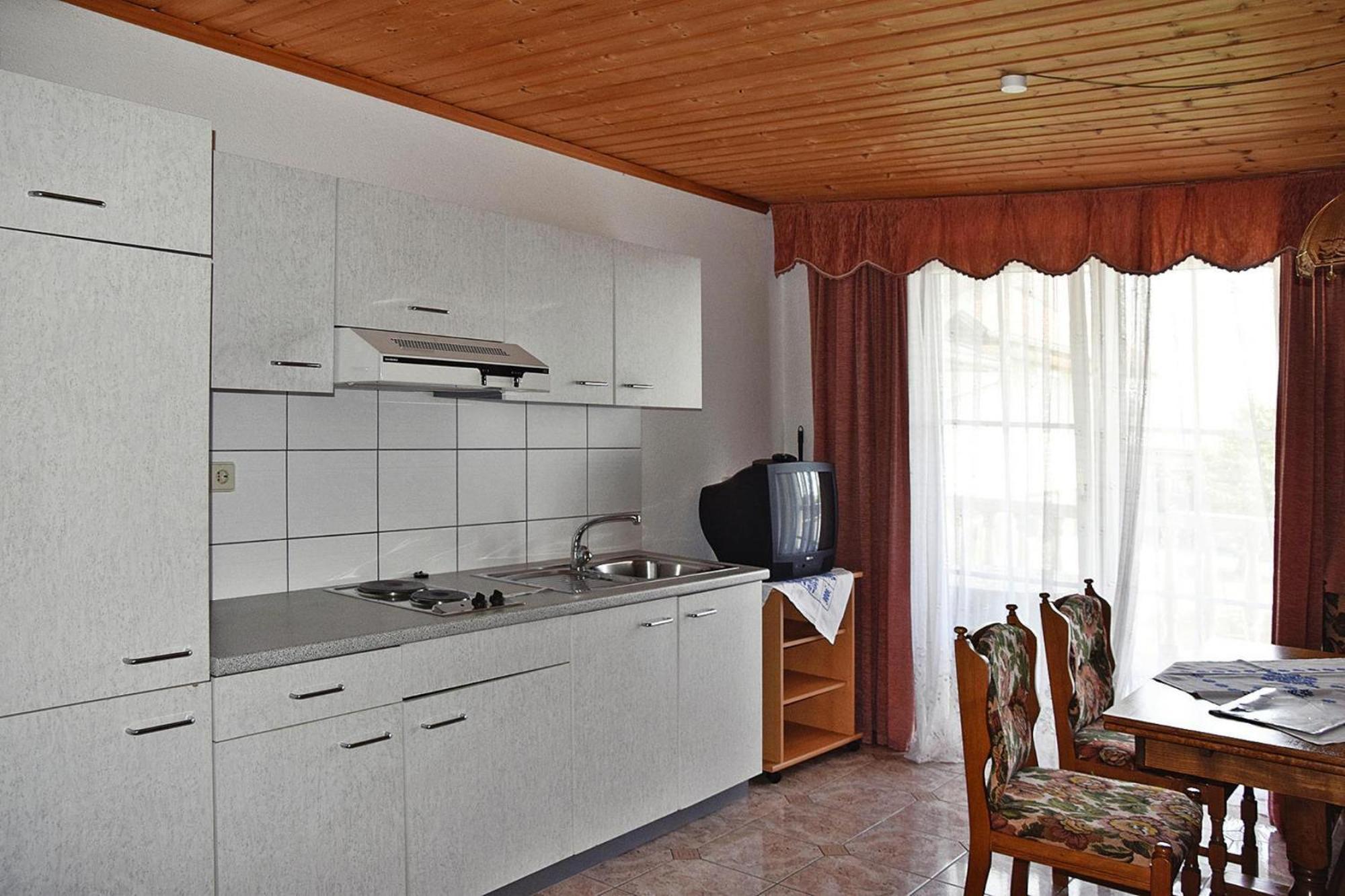 Apartment In Podersdorf Am See With A Bicycle Storage Esterno foto