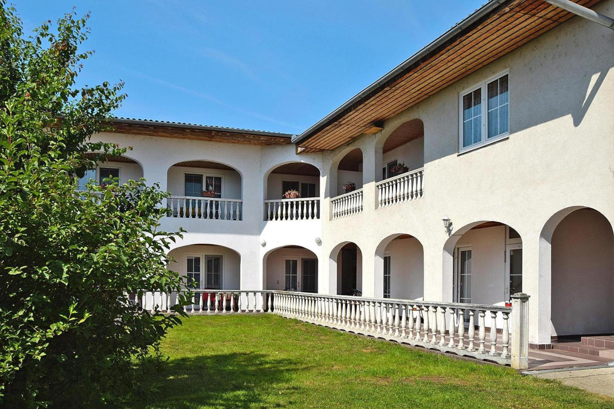 Apartment In Podersdorf Am See With A Bicycle Storage Esterno foto